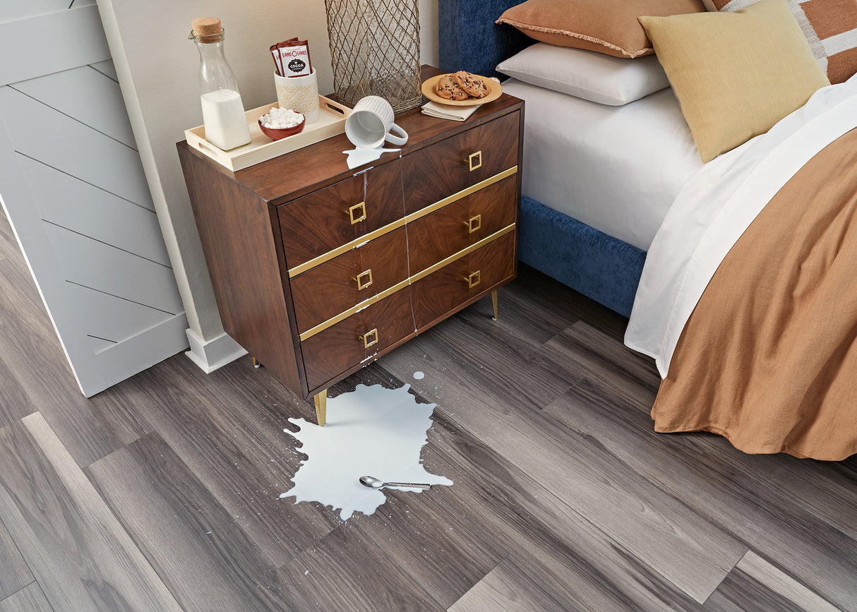 8mm Aperture Oak w/ pad Water-Resistant Laminate Flooring - Sample