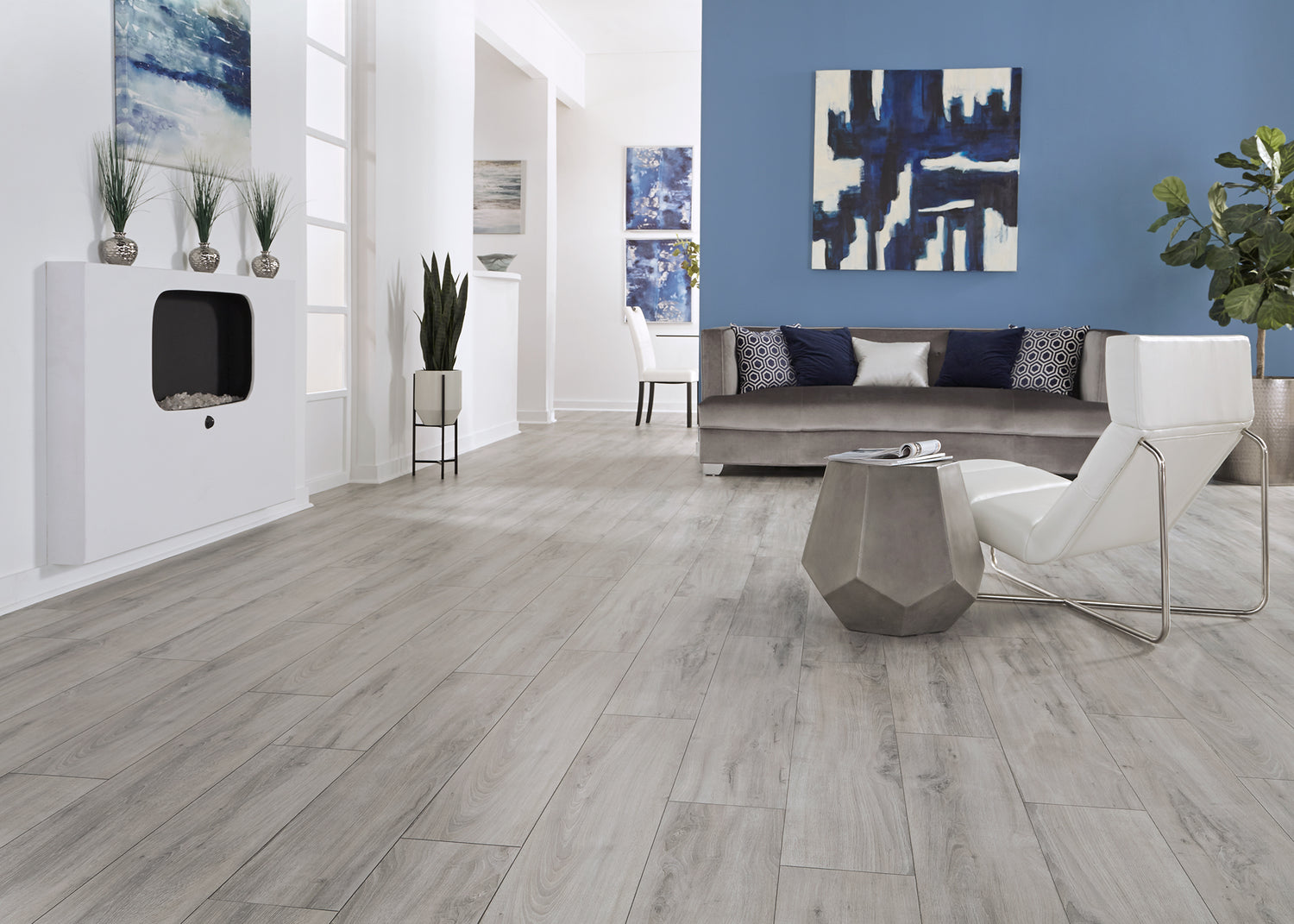 12mm Nottingham Oak w/ pad Water-Resistant Laminate Flooring 8.03 in. Wide x 47.64 in. Length