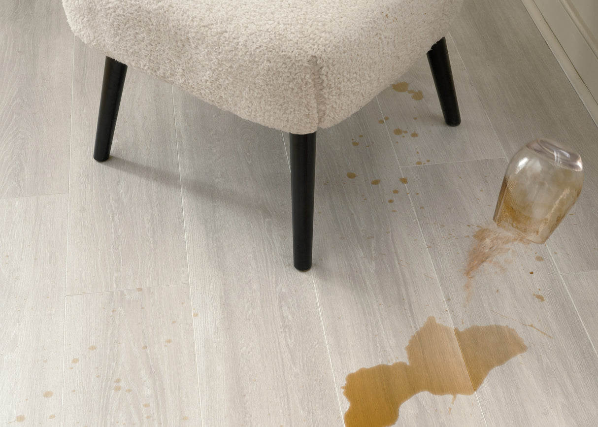 12mm w/pad Grace Harbor Oak Water-Resistant Laminate Flooring - Sample