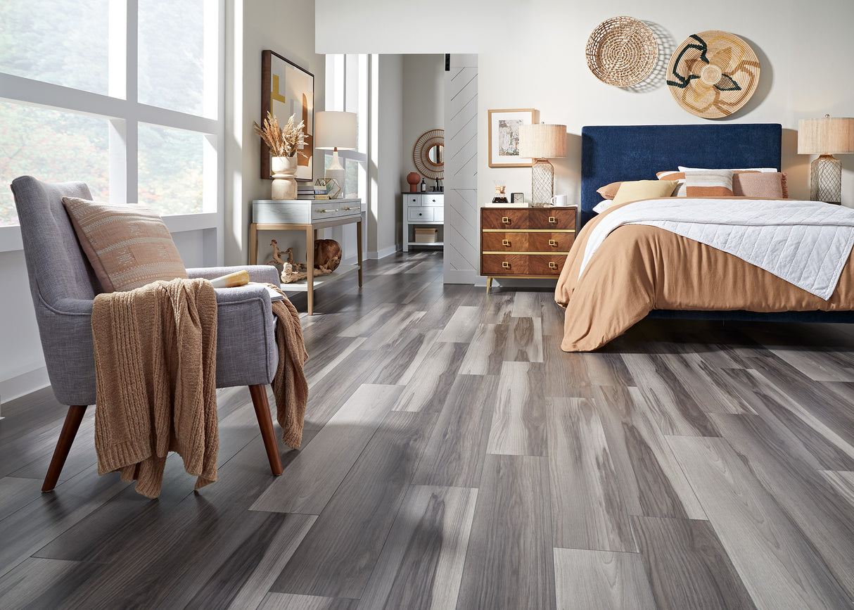 8mm Aperture Oak w/ pad Water-Resistant Laminate Flooring 8.03 in. Wide x 48 in. Long
