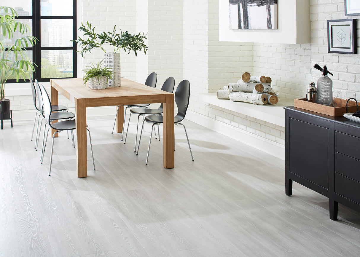 12mm w/pad Grace Harbor Oak Water-Resistant Laminate Flooring 7.48 in. Width x 50.60 in. Length