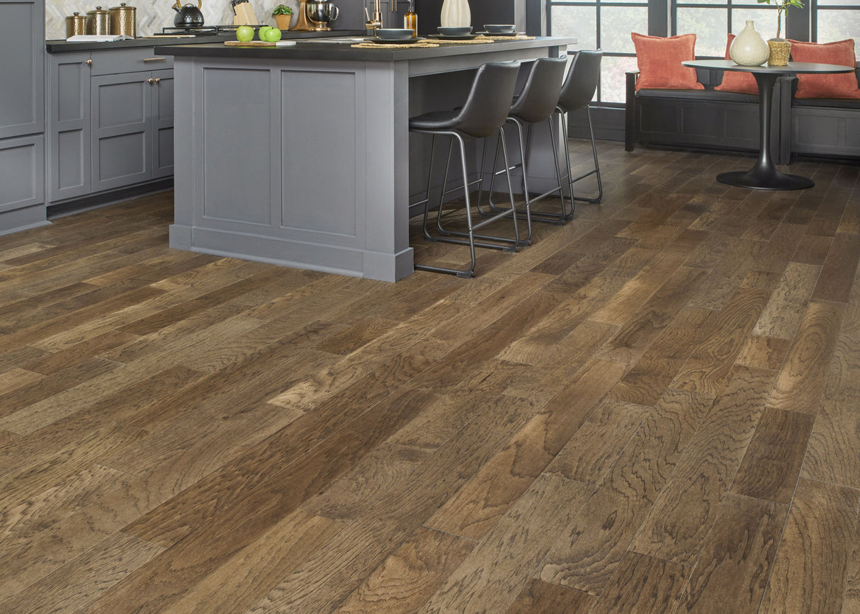 3/8 in. Shadow Valley Hickory Quick Click Prefinished Engineered Hardwood Flooring 5.38 in. Wide