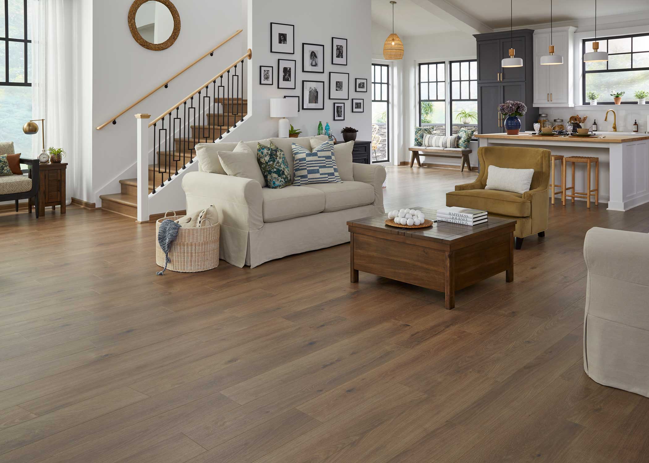 8mm w/pad Hazelton Oak Water-Resistant Hybrid Resilient Flooring